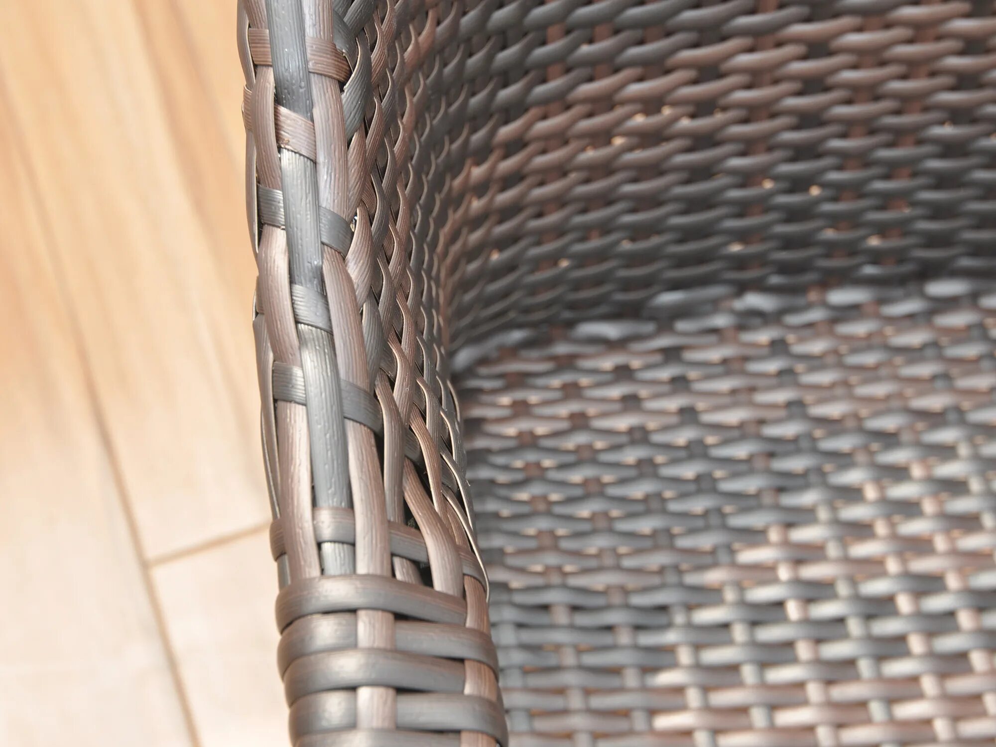 Как сплести косичку из ротанга. Плетение из лозы загибки. Как сплести косичку из ротанга. Кашпо из ротанга. Кашпо из искусственного ротанга.