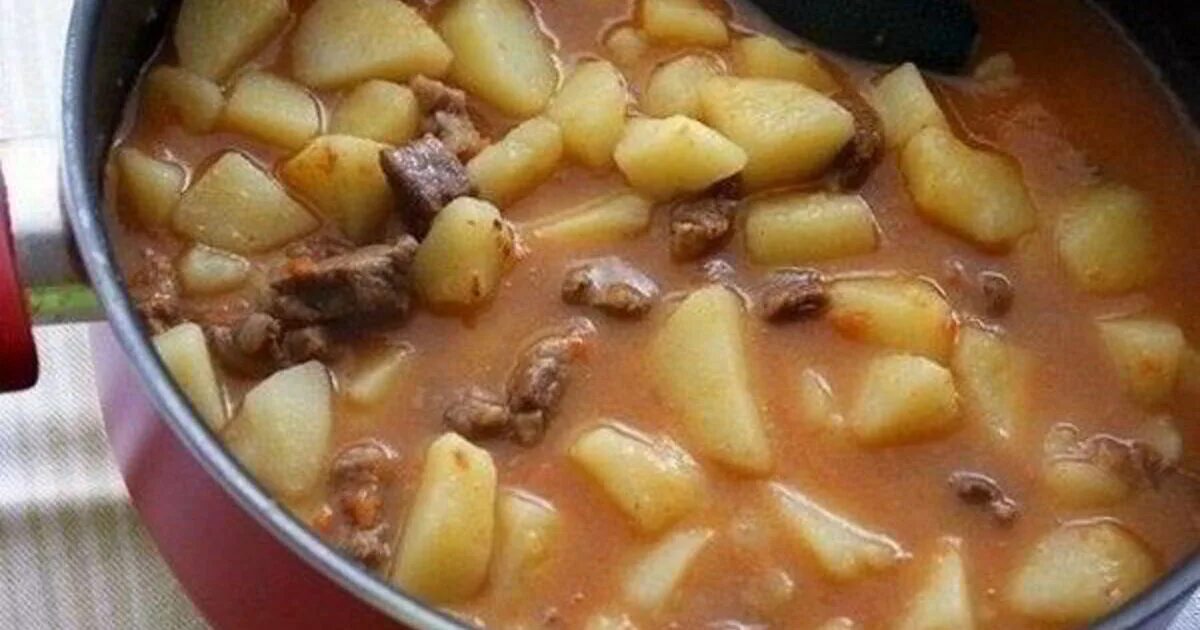 Тушеное мясо с картошкой как называется блюдо. Тушёная картошка с мясом. картошечка, тушенная с мясом (как в д/садике).. жаркое по домашнему в детском саду. тушеная картошка в школах.