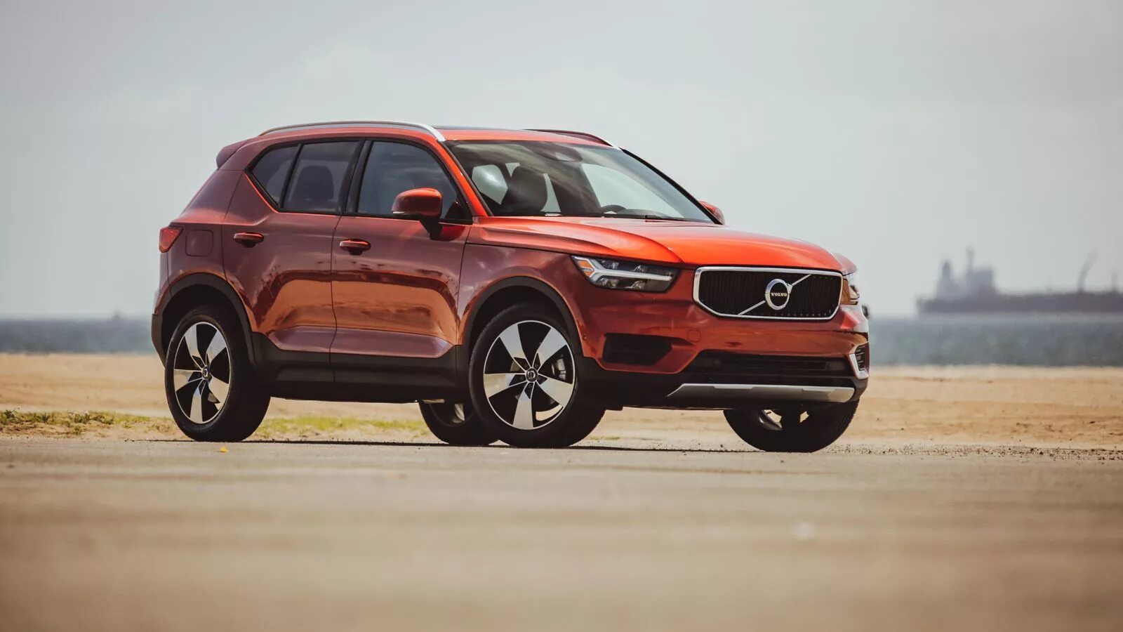 Кроссовер цвета. Volvo cx40. Volvo xc40 Red. Volvo xc40 2019. Volvo xc40 красная.