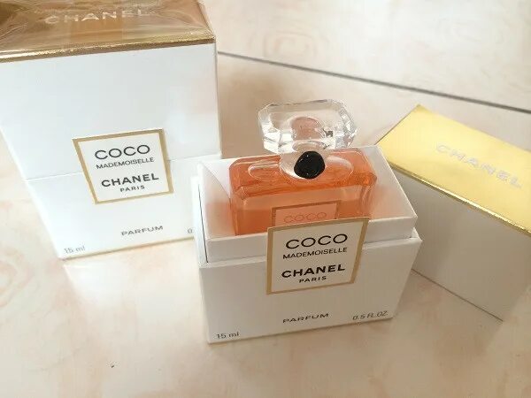 Шанель купить золотое яблоко. Coco Chanel Mademoiselle 15ml. Духи Chanel Coco Mademoiselle упаковка. Коко Шанель мадмуазель 15 мл. Chanel Coco Mademoiselle духи 15мл.