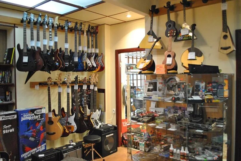 Магазин музыкальных инструментов. Румба музыкальный инструмент для детей. Музыкальные инструментыvfufpby. Тульская гармонь бн 37. Музыкальный магазин.