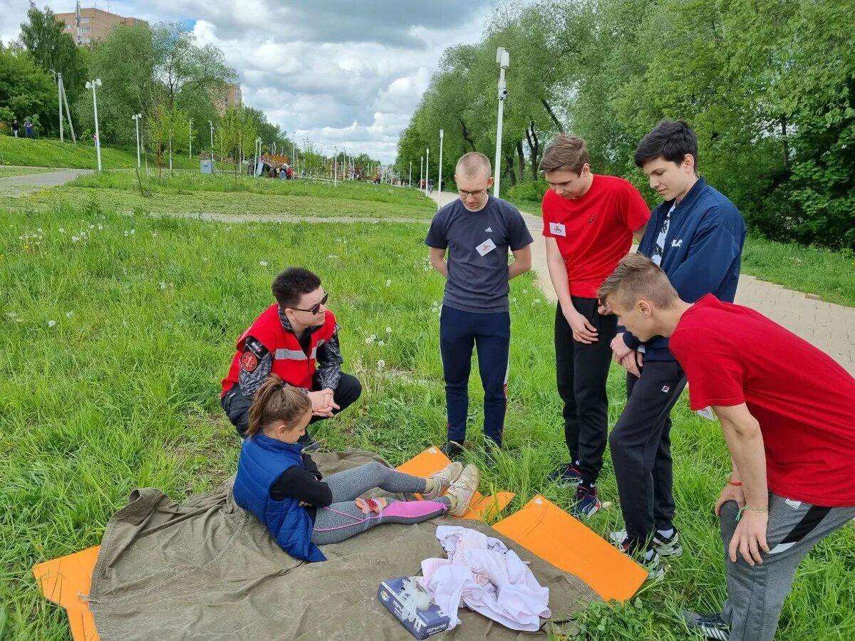 Военно патриотическая игра. Квест зарница. Зарница афиша. Военно патриотические игры для школьников. Военно-патриотическая игра - квест «зарница».