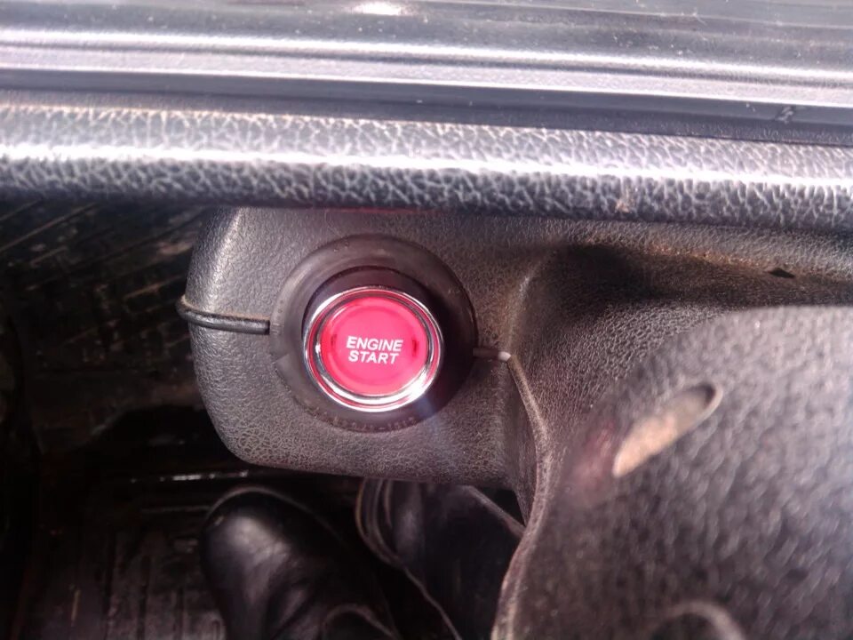 Кнопки включения ваз. Кнопка старт стоп двигателя ВАЗ 2107. Кнопка старт-стоп для автомобиля ВАЗ 2107. Зажигание с кнопки ВАЗ 2107. Старт стоп ВАЗ 2105.