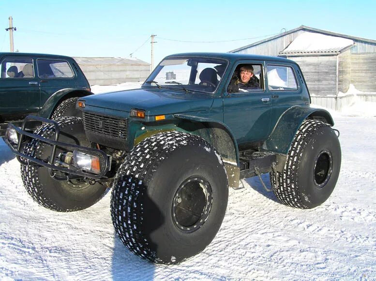 Везд ход лесник экстрим. Джипы монстры. Почему у вездеходов такие огромные колеса. Нива-1922 бронто. Уаз 469 бигфут.