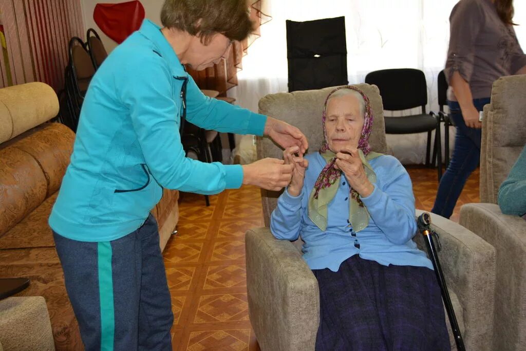 Социальное обслуживание пожилых. Социальные услуги пожилым и инвалидам. Граждане пожилого возраста и инвалиды. Социальное обеспечение пожилых и инвалидов.