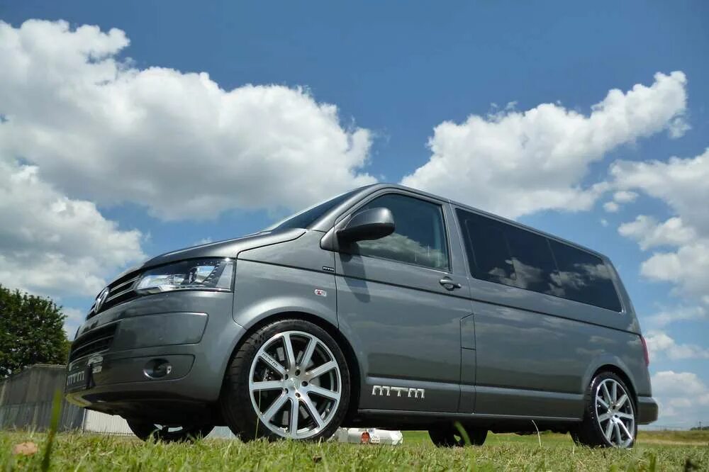 Этот t 5. Фольксваген transporter t5. Тюнинг фольксваген транспортер т5. Volkswagen мультивен t5. Фольксваген транспортер т5.