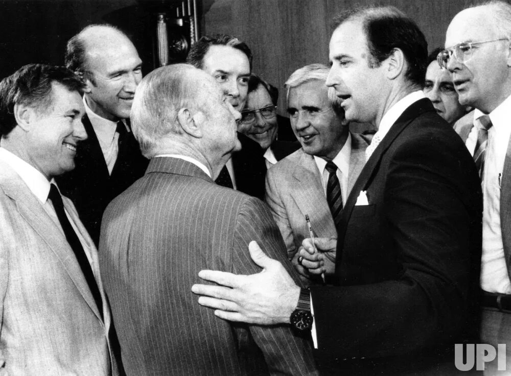 Байден и громыко 1979. Байден и брежнев. Джо байден 1988. Байден громыко 1988. Байден и громыко 1979.