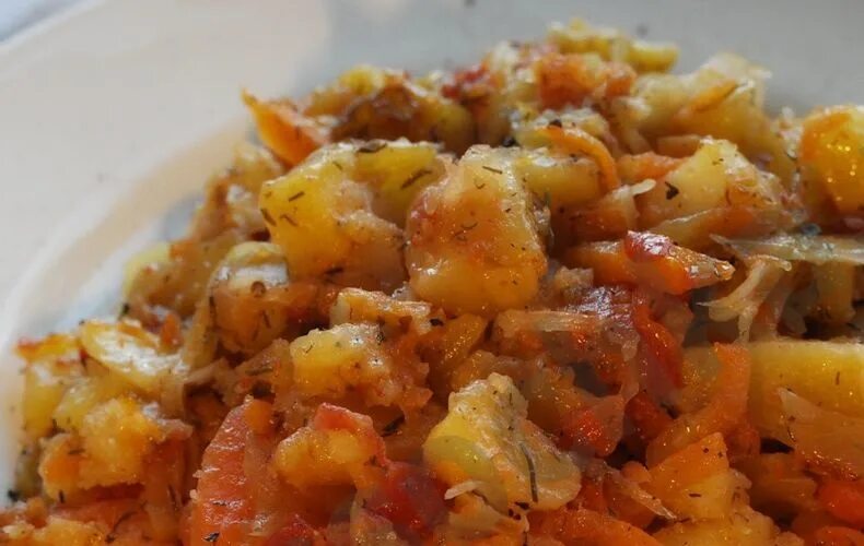 Рагу из овощей с картошкой и капустой. Овощное рагу ( капуста, картофель, лук,морковь, перец). Овощное рагу с кабачками. Овощное рагу с картошкой. Рагу из овощей с кабачками и картошкой.