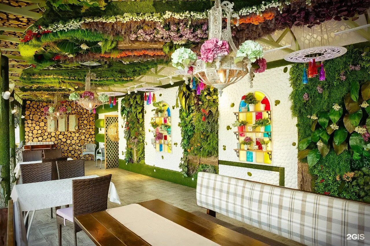 Самый лучший ресторан в алматы. Ritz carlton almaty. Кафе в казахстане. Ресторан в горах алматы. Кафе алматы фото.