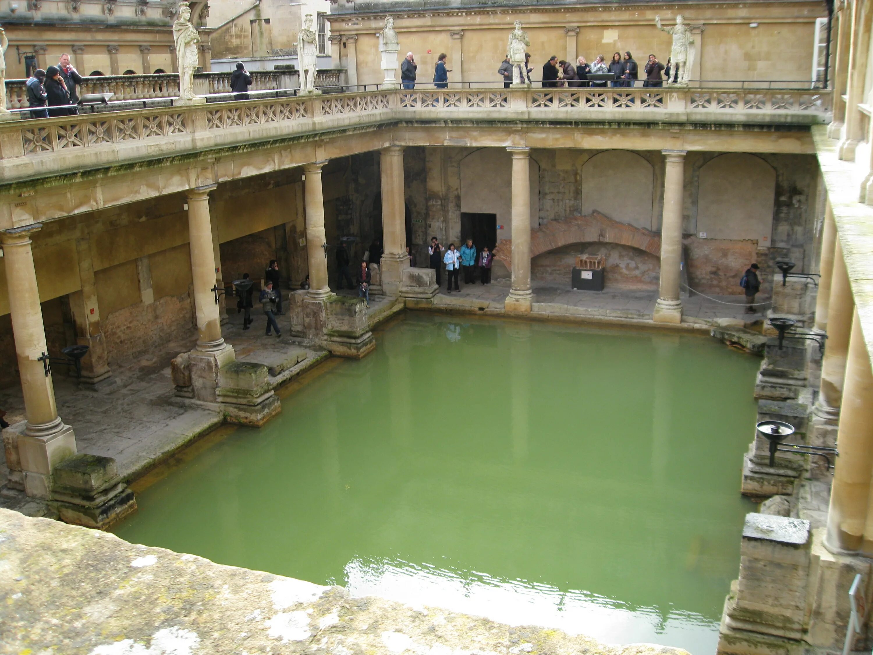 японские смешанные бани сэнто. римские термы в городе бат. Roman bath house. римские бани в гафса тунис. Roman baths.