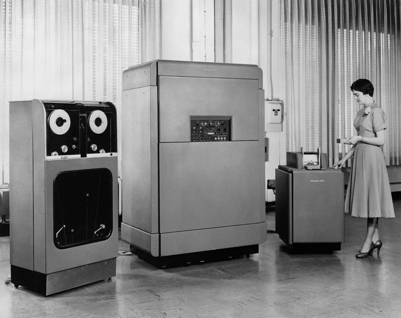 Юнивак 1954. UNIVAC Universal Automatic. Компьютер 20 века. Техника 20 века.