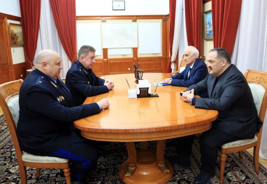 Дагестан управление главы. Генерал карпенко дагестан. начальник управление фсб по рд дагестан. генерал буеров алексей николаевич. карпенко пограничное управление по республике дагестан.