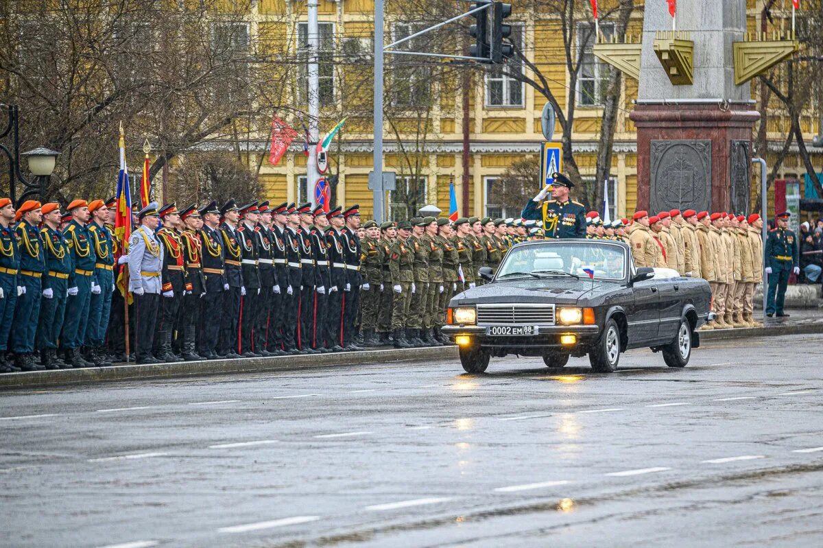 Парад девятого мая. Парад Чита 2022. 9 Мая парад Победы. Парад Победы 2022. Парад Победы 1995 года на Поклонной горе.