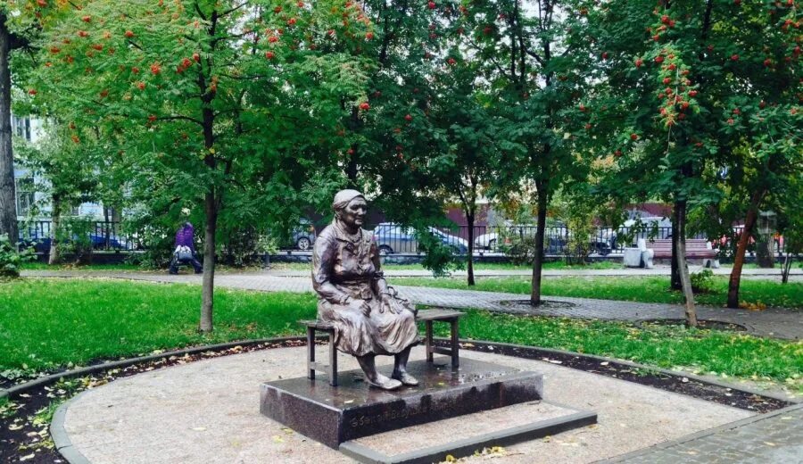 Лядской сад казань памятник державину. Парк лядской сад казань. Лядской садик казань. Республика татарстан казань лядской сад лядской сад. Лядский садик в казани.