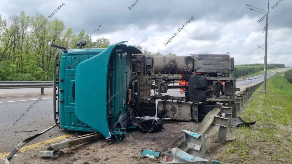 Дтп на трассе м4 дон в ростовской области 21. Фура фото. Цистерна на трассе м4 дон. 11. Перевернулась фура на м4 22.