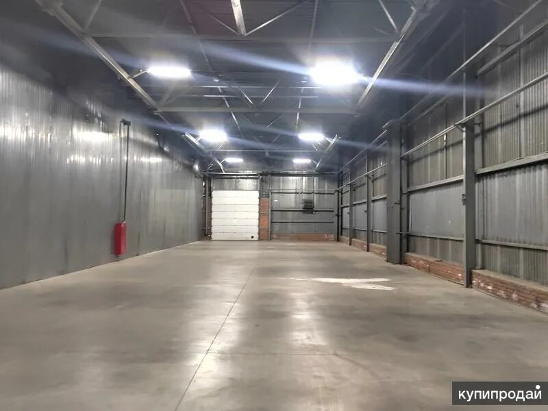Прямоугольное помещение. Под склад магазин. Под склад магазин. Складские боксы. Здание из сэндвич панелей.