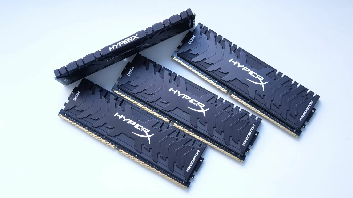 Kingston predator ddr4. Hyperx predator ddr4 чипы памяти. оперативная память hyperx predator. hyperx predator ddr4 микросхема памяти. накладки на оперативную память hyperx.