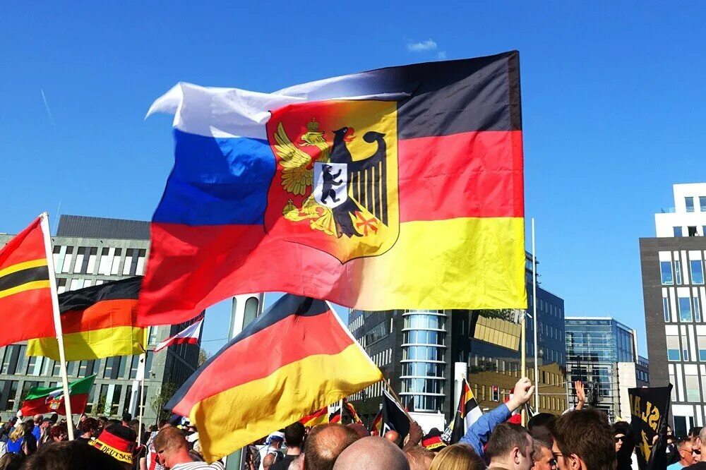 Германия примет российских