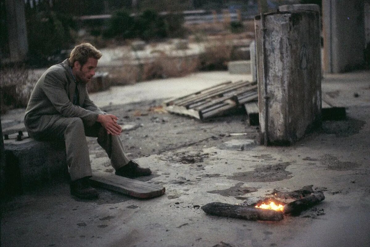 Роберт паттинсон помни меня 2010. Помни фильм 2000 гай пирс. Роберт паттинсон помни. Шэрон стоун роберт паттинсон. Роберт паттинсон тайлер хокинс.