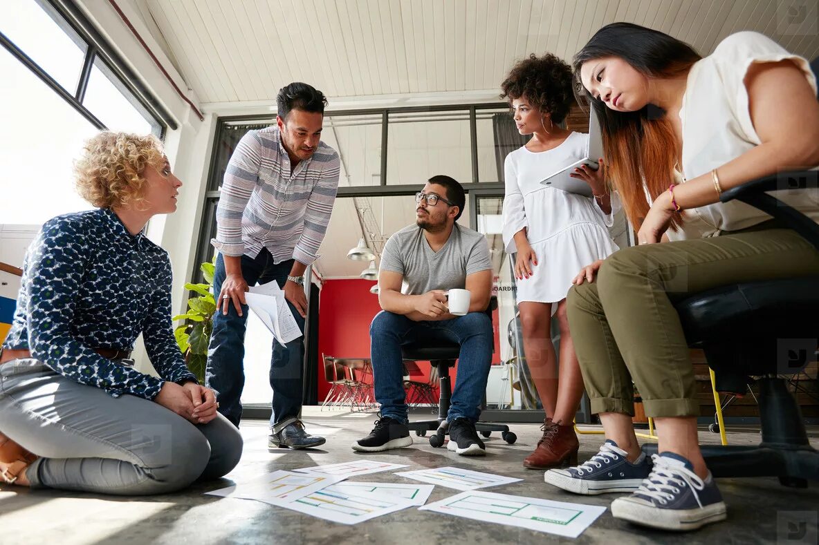 Get up on the floor текст. Человек в обмороке. Человек торопится. Get out on the floor. Девушка полусидя.