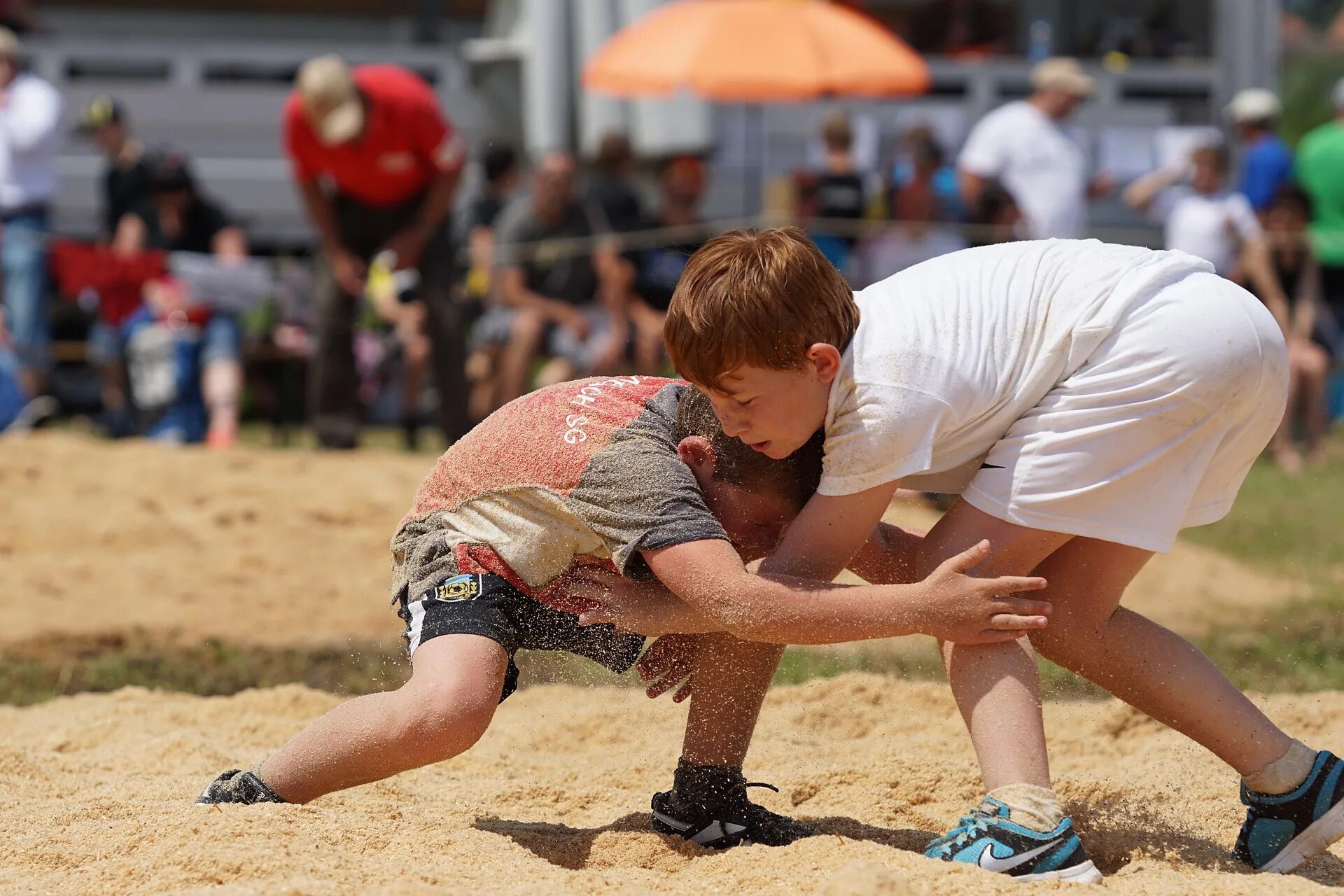 Fightingkids. Kids fight борьба. тоурестлинг. два мальчика борются. wrestling fightingkids мальчиков.