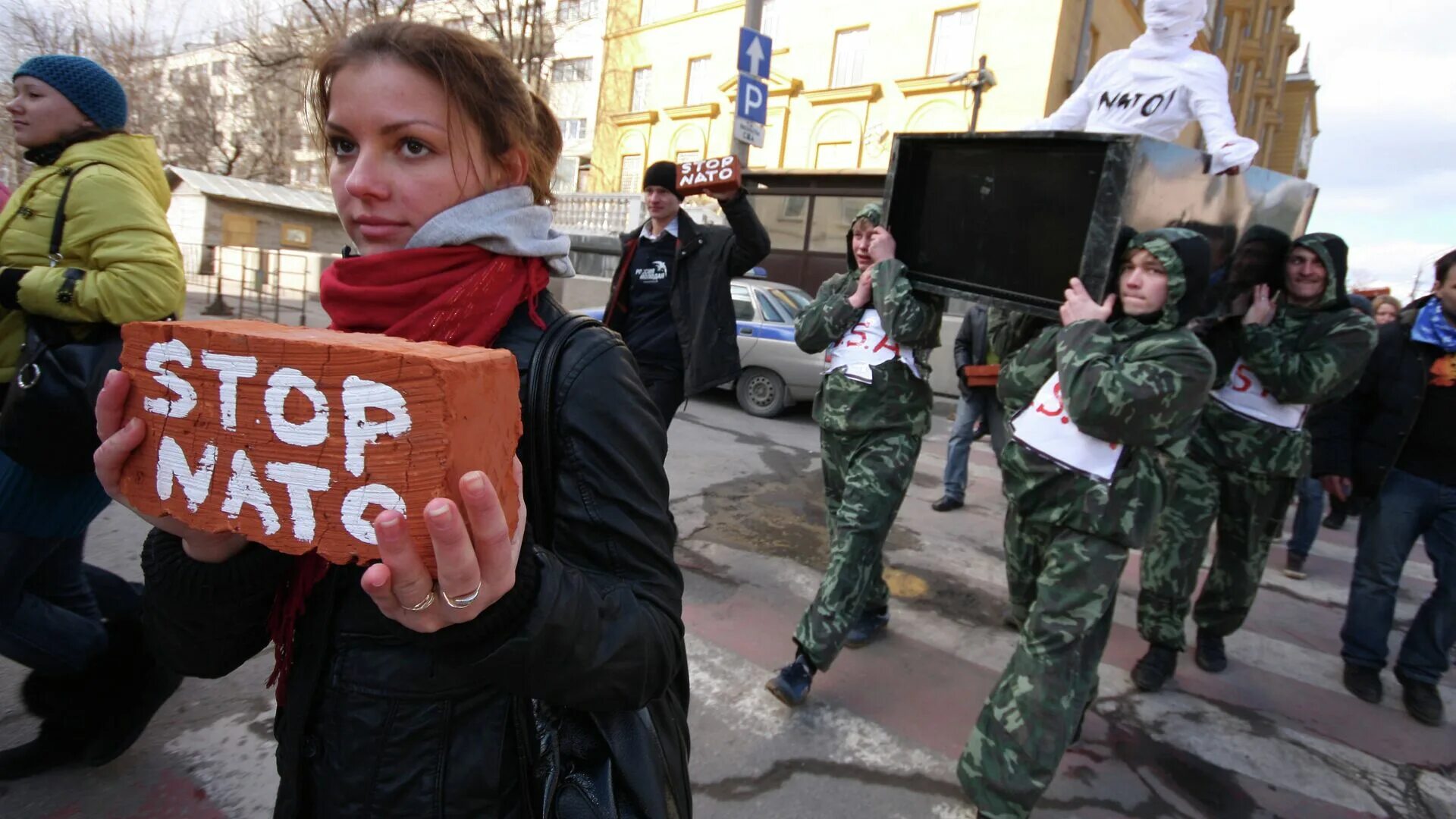 Риа хилл. Антивоенные активисты. Антивоенные активисты России. События на Украине сейчас. Активистка США.