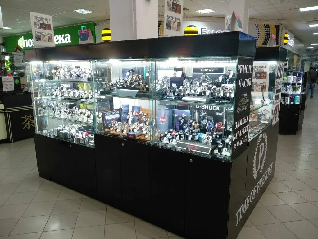 Часы командирские ленинград. Часы восток командирские 020706. Магазин часов пролетарская. Витрина с часами. Магазин секундочка часов тула.