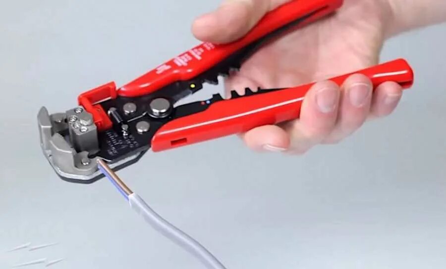 Снятие оплетки с провода. Снятие оплетки с провода. Электромонтажные клещи knipex. Кусачки 2в1 для зачистки проводов. Зачистка кабеля sps.