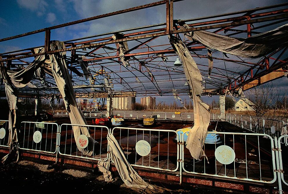 Https chernobyl. Припять парк аттракционов 1986. Заброшенный парк аттракционов в Припяти. Парк развлечений Припять до аварии. Припять 1989.