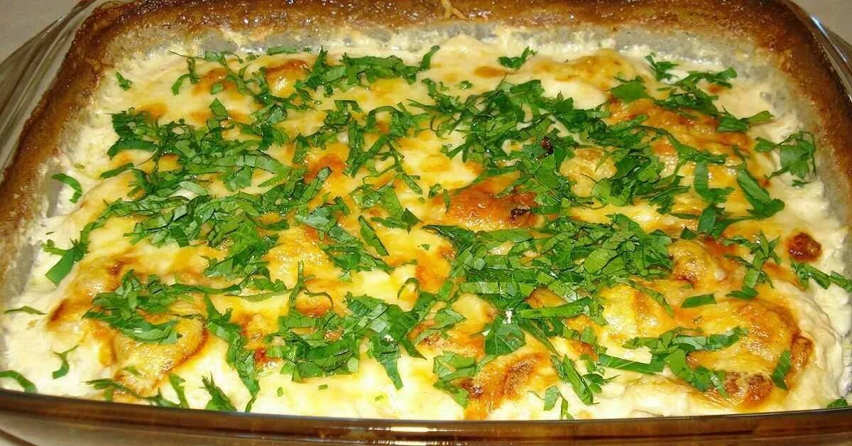 Запеканка с куриным филе в духовке рецепт. Запеканка картофельная с курицей. куриная запеканка в духовке. куриная запеканка в духовке с картошкой. запеканка с курицей и картошкой в духовке.