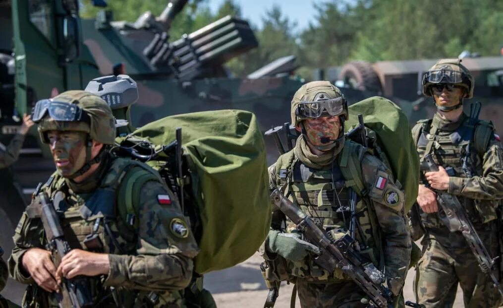 Бойцы НАТО. Войска НАТО. Польские наемники. Польские вооруженные силы. Войска нато на украине последние новости