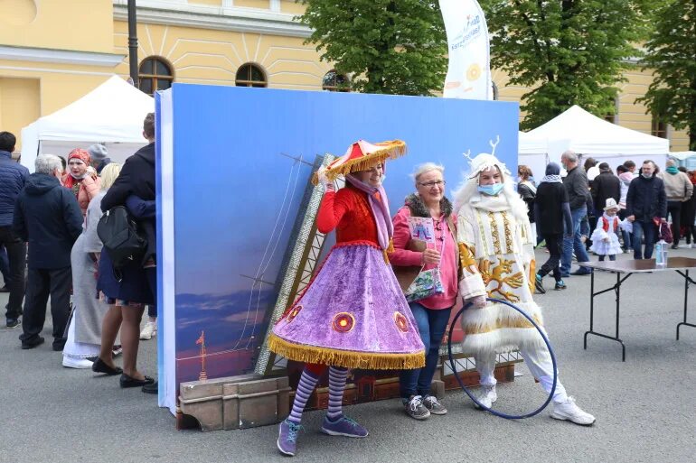 Бал национальностей 2021 Санкт-Петербургский. Бал национальностей на Исаакиевской площади 2022. Бал национальностей 2021. Национальности Санкт-Петербурга. Питер национальности