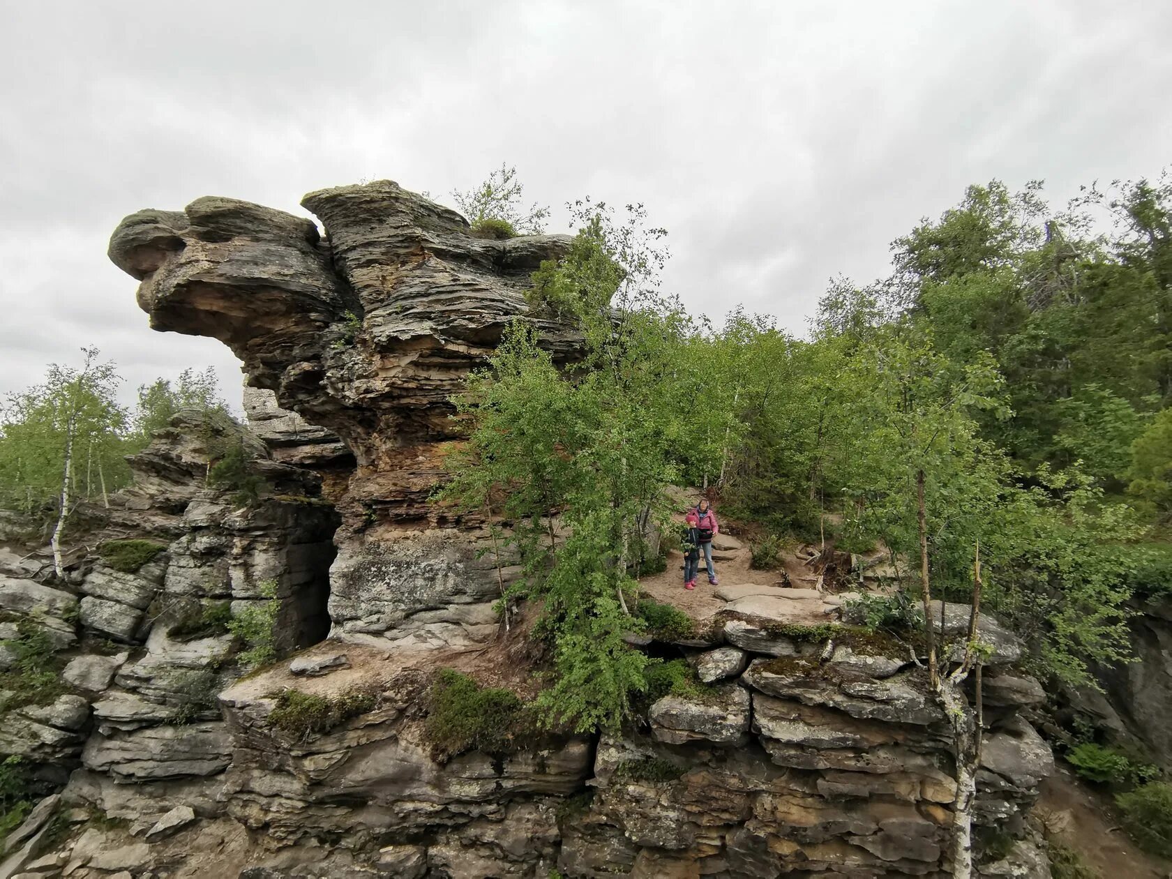 каменный город пермский край осенью. каменный город урал. каменный город губаха каменный город губаха. каменный город гремячинск. чусовой.