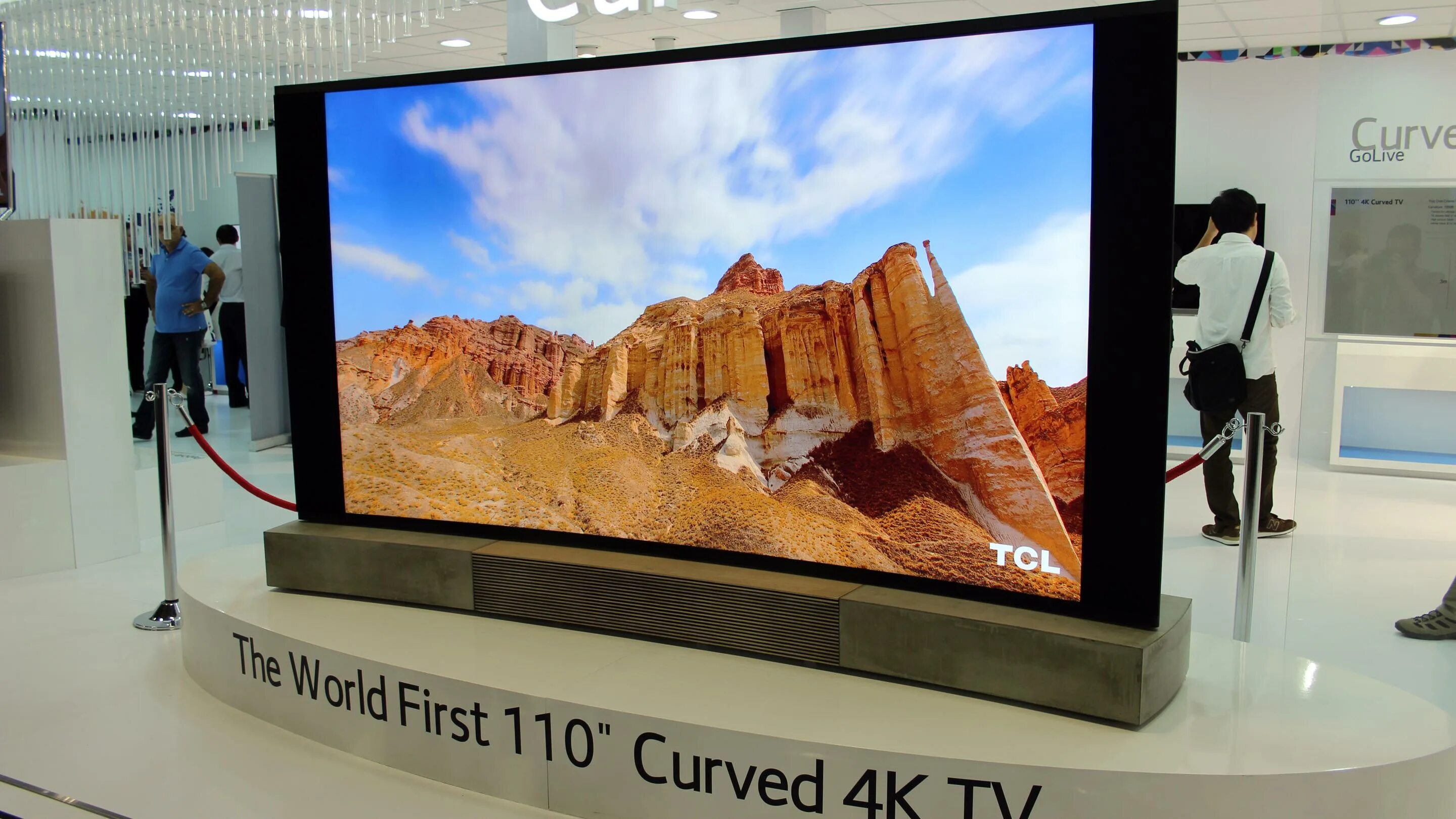Samsung UHD TV 110 дюймов. Самый большой телевизор Samsung 110 дюймов. Телевизор TCL 2014. Самый большой телевизор в России. Телевизоры в россии 2023