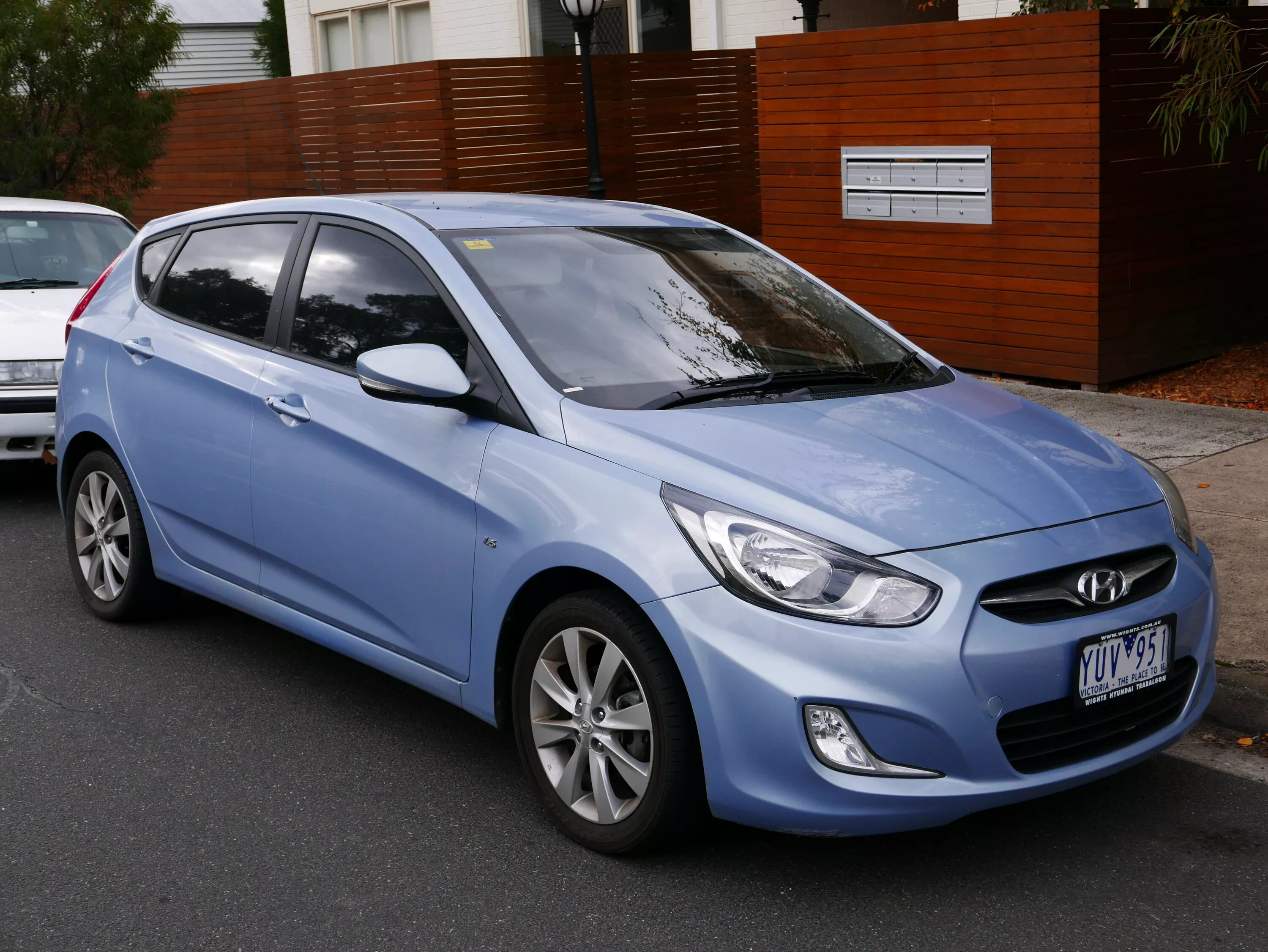 Хендай акцент 2011. Hyundai Accent 2011. Hyundai Accent 2011 RB. Hyundai Accent 2011 хэтчбек. Hyundai Accent 2012 хэтчбек.