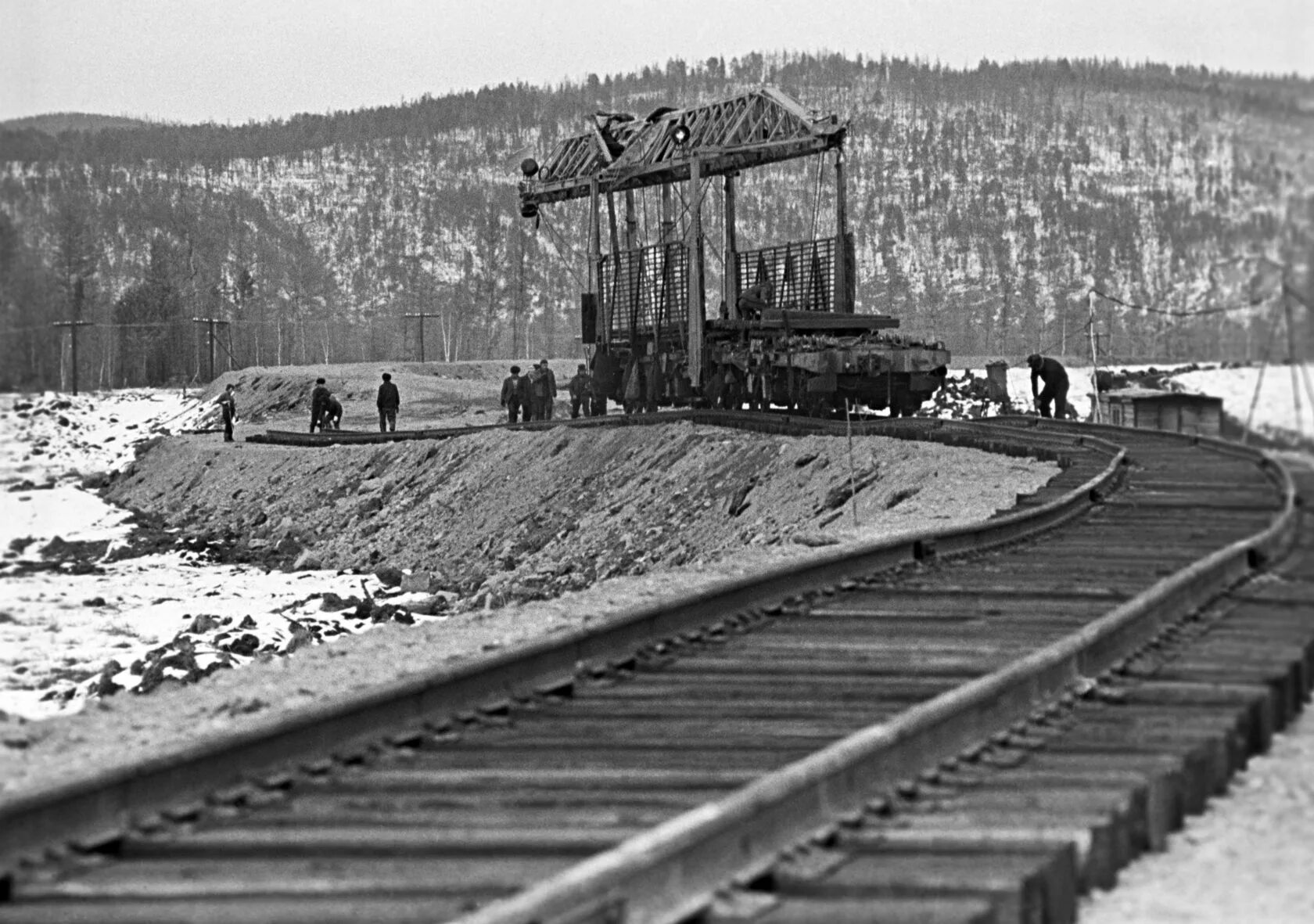 Станция улак бам. Бам строительство железной дороги. Бам строительство железной дороги. Стройка бам ссср. Байкало-амурская магистраль зимой.