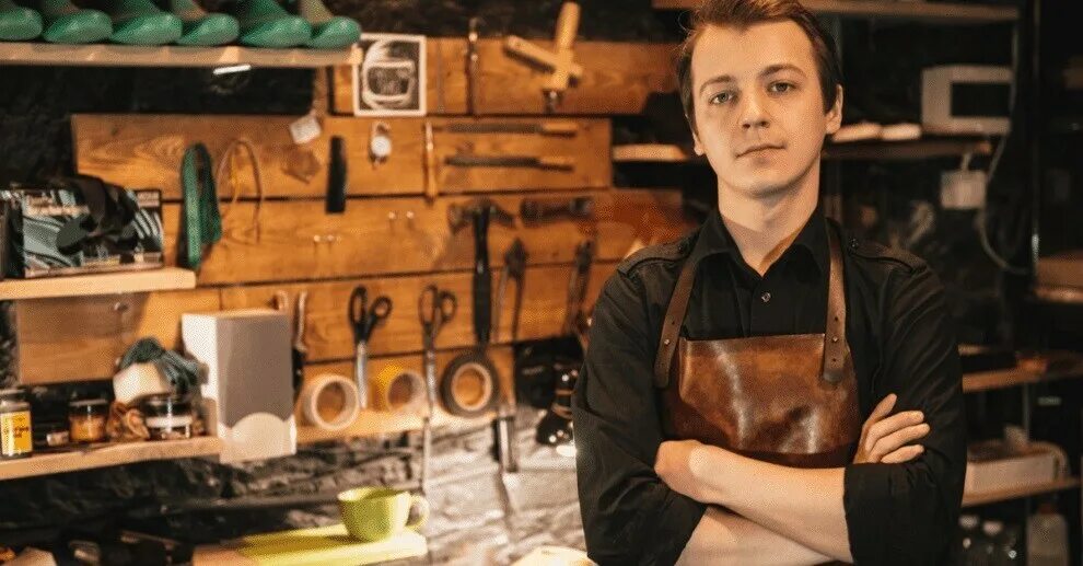 джеймс смит обувщик. сапожник профессия. сапожник человек. сапожник фото. пьетро янторни сапожник.