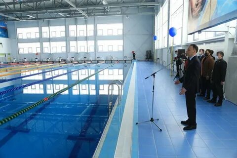 Длина бассейна 50 м