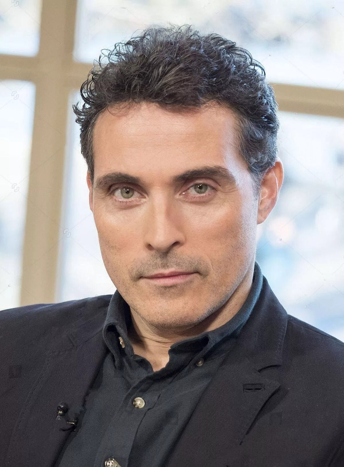 Руфус сьюэлл 2021. Вильям дуглас севелл. Актер руфус сьюэлл. Актер руфус сьюэлл. Руфус сьюэлл 2022.