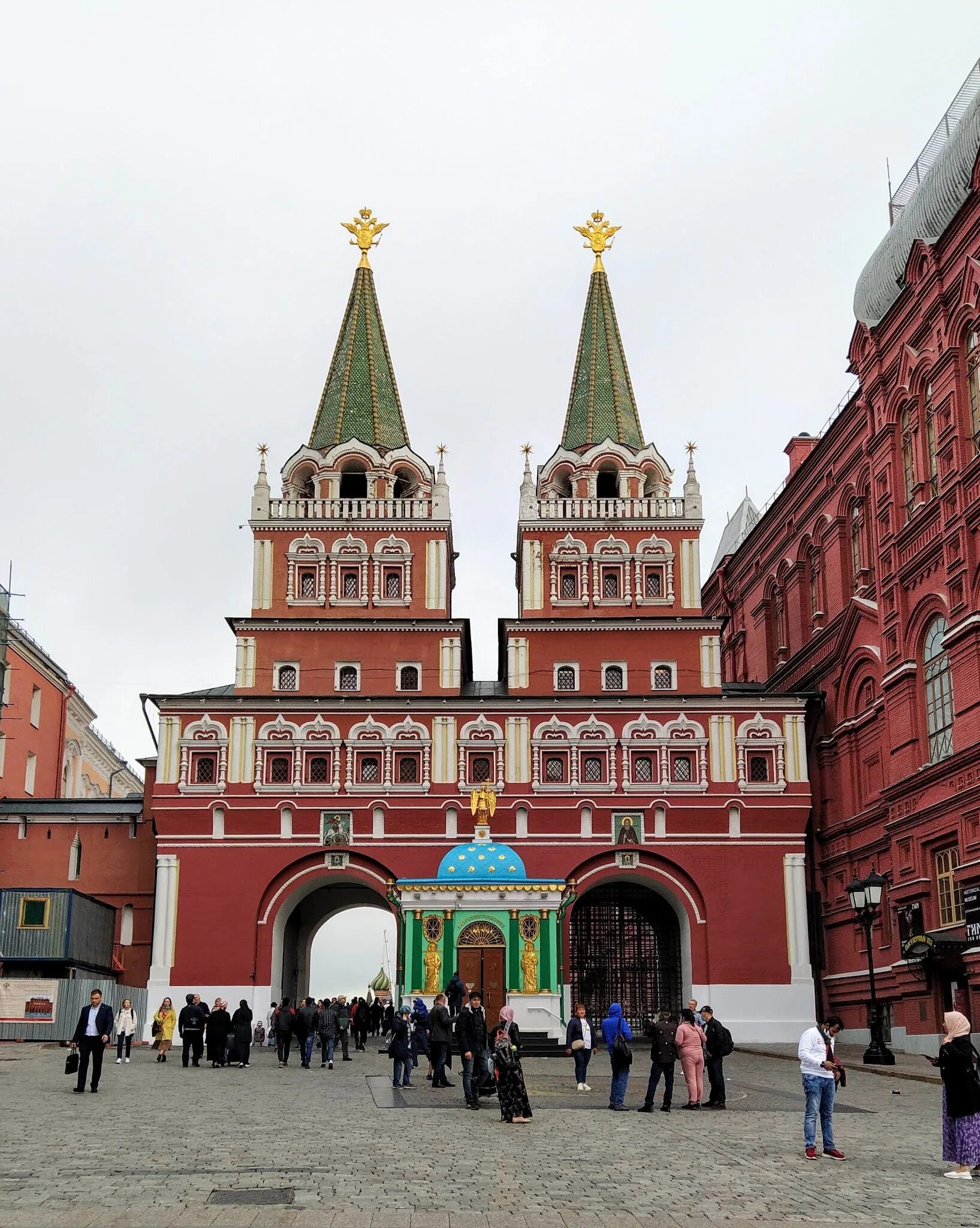 Китайгородская площадь. Китай-город в москве. Воскресенские ворота кремля. Воскресенские ворота кремля. Петрок малый китайгородская крепостная стена.