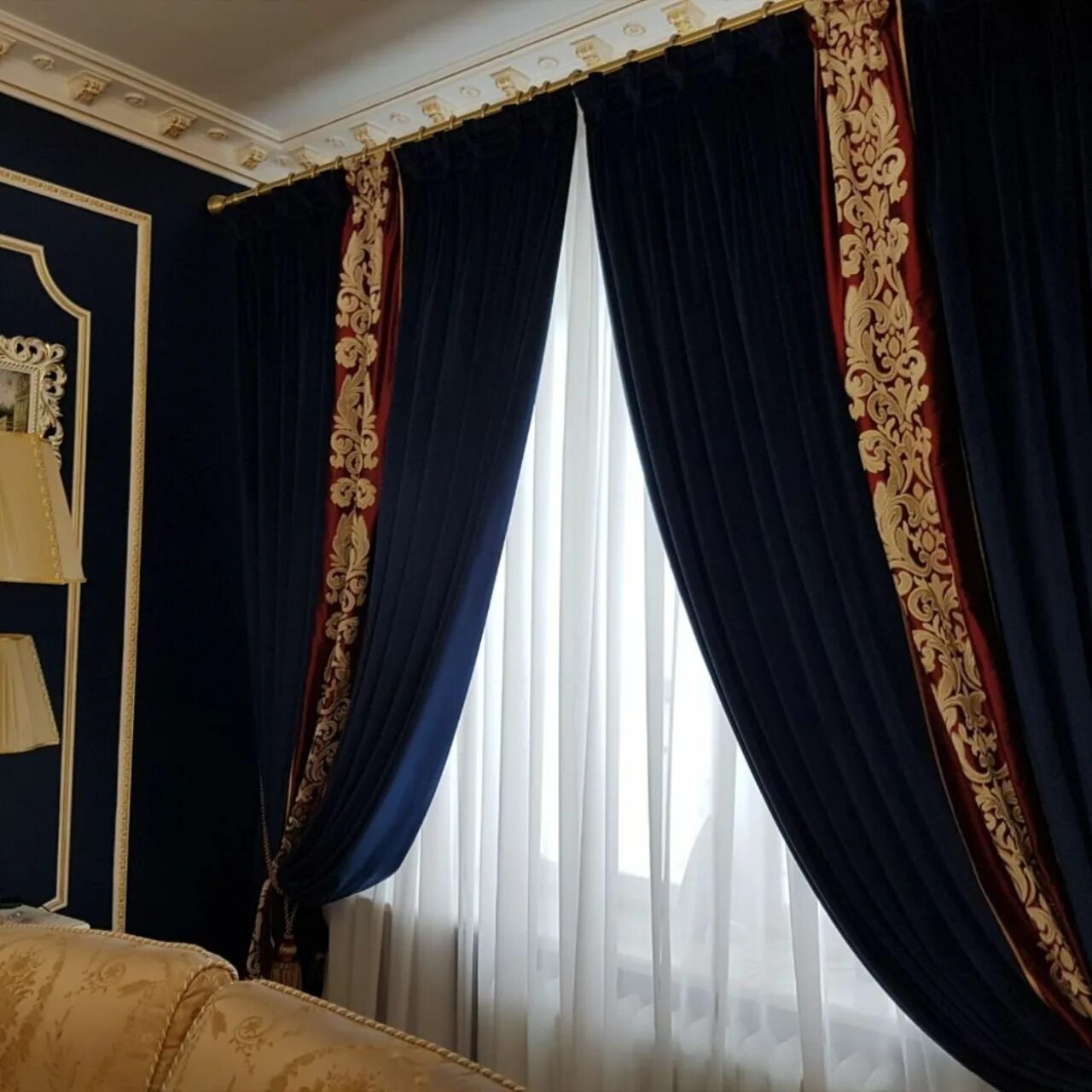 Занавес бархат. Шторы dona luxury curtain. портьеры бархат shah золото antie. бархатные шторы. бархатные шторы комбинированные.