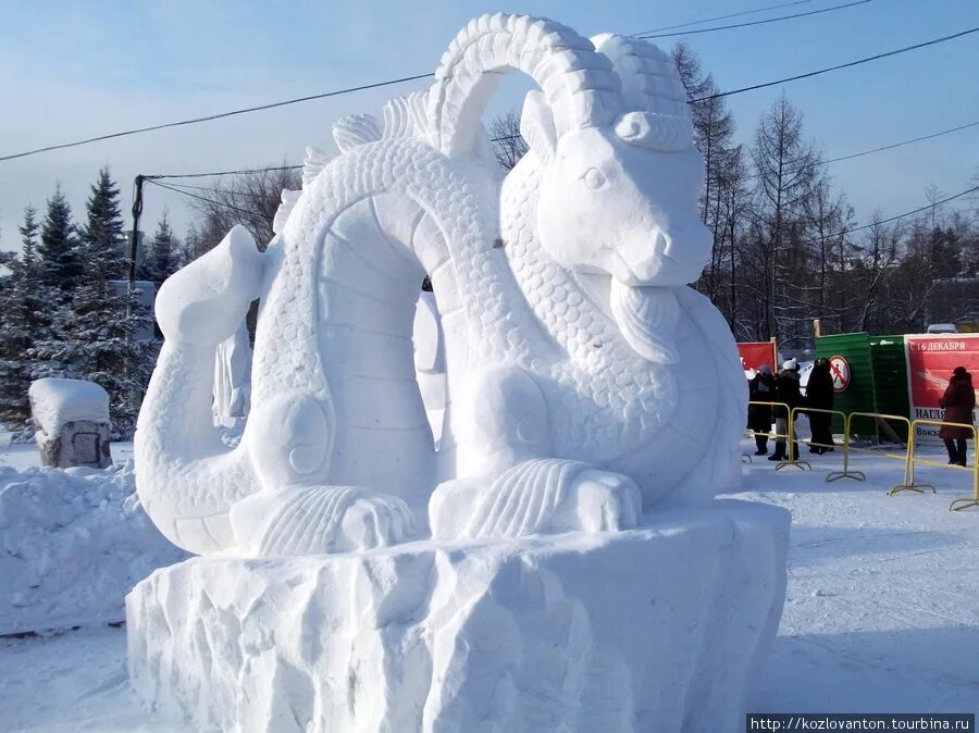 Символ года из снега