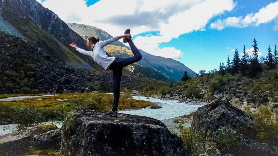 Ретрит на Алтае. Йога на Алтае. Горный Алтай йога. Йога тур на Алтай.