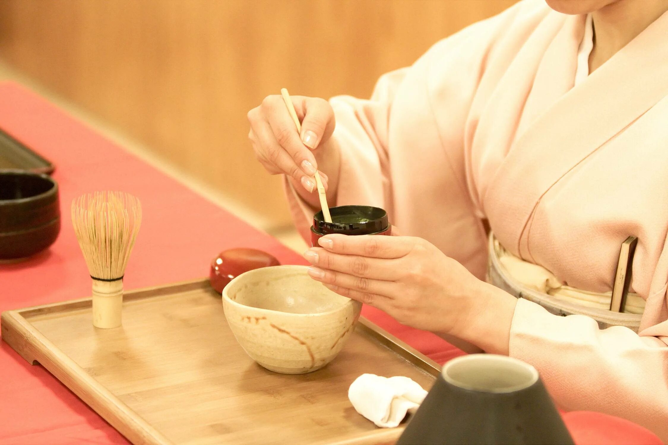 Суть чайной церемонии. Чайная церемония в Японии 16 век. Япония чайная церемония макхава посуда. ШИКАТАН чайная церемония. Послеобеденная чайная церемония в Японии.