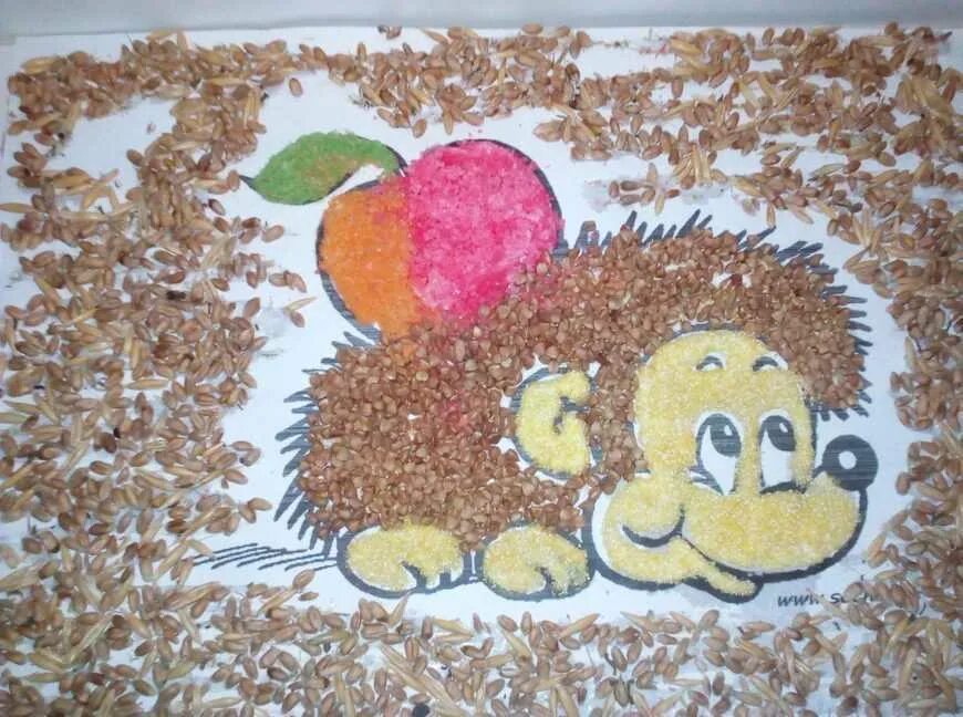 Ежик из гречки