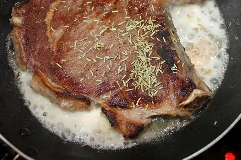 Вкусно пожарить антрекот из свинины