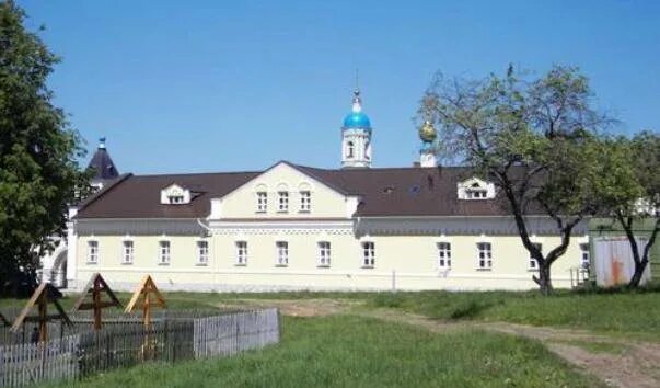 Оптина пустынь паломническая гостиница при монастыре. Оптина пустынь паломническая гостиница при монастыре. Оптина пустынь гостиница для паломников. Оптина пустынь козельск. Оптина пустынь гостиница для паломников.