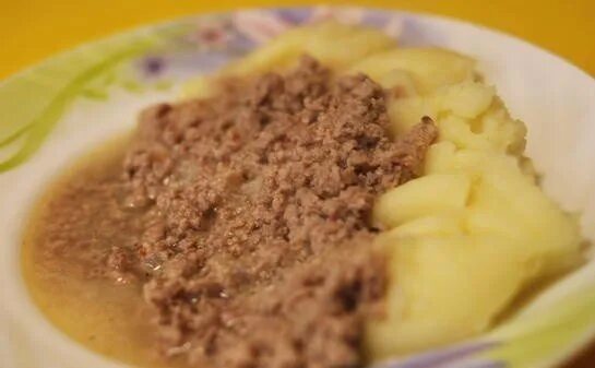 Как сделать пюре из мяса. Картошка пюре с фаршем. картофельное пюре с мясом. молотое мясо с картофельным пюре. картофельное пюре с мясом ребёнку.