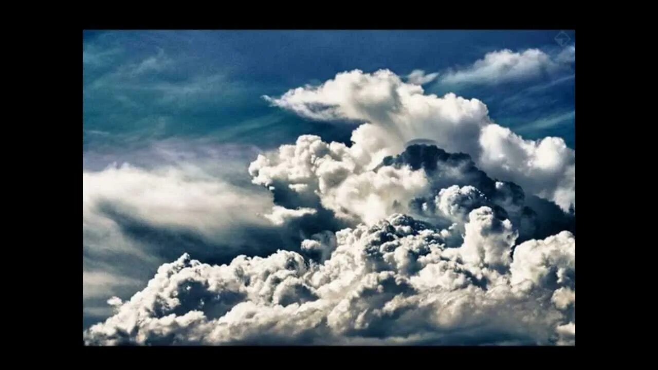 Музыка посмотри облака. Редкие облака. Облака фото красивые. Самые редкие облака. С монументальными облаками.