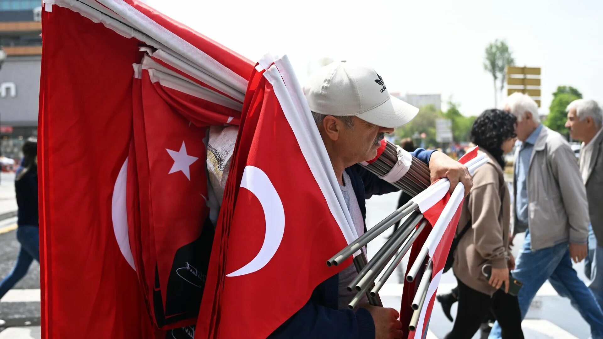 Местные выборы в турции. Митинг. Митинг в Турции. Эрдоган и турецкий флаг. Выборы на улицах Анкары 2023.